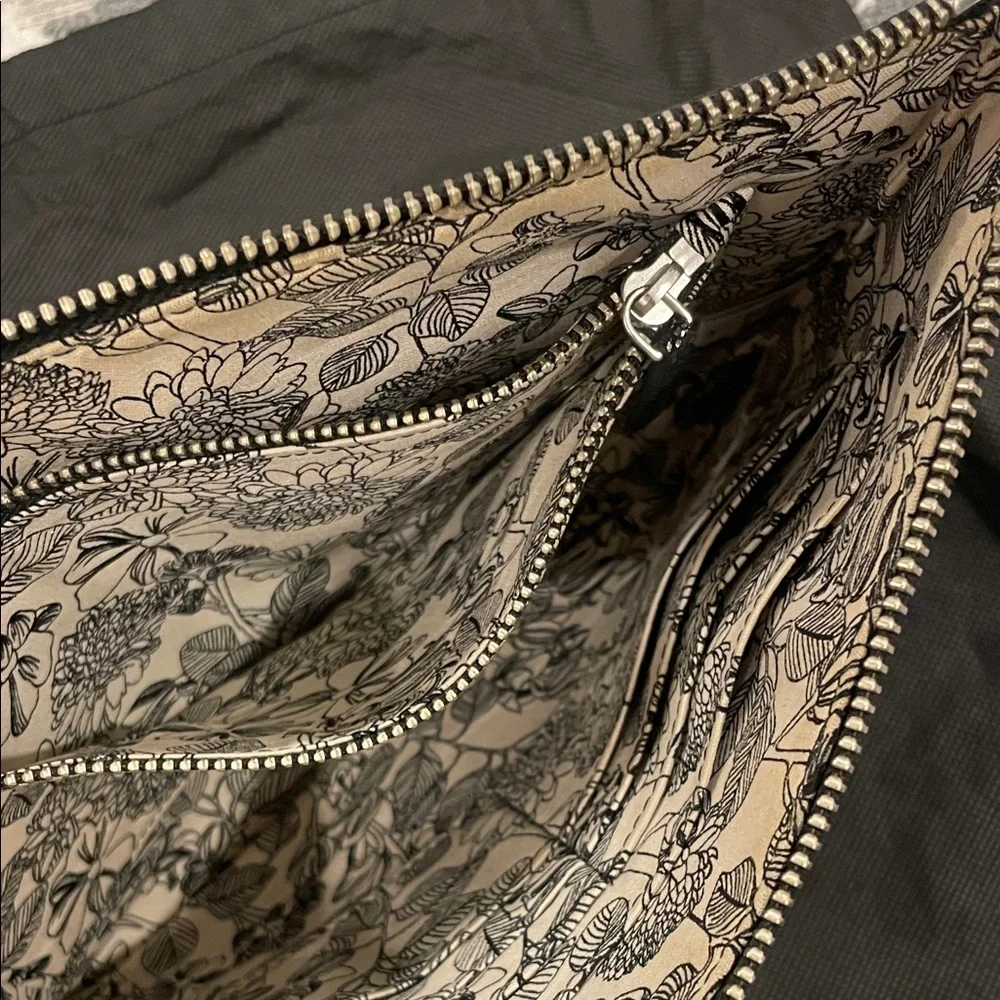 Vera Bradley Black and Blue Floral Leather Clutch Mallory Genuine Leather - Picture 9 of 12